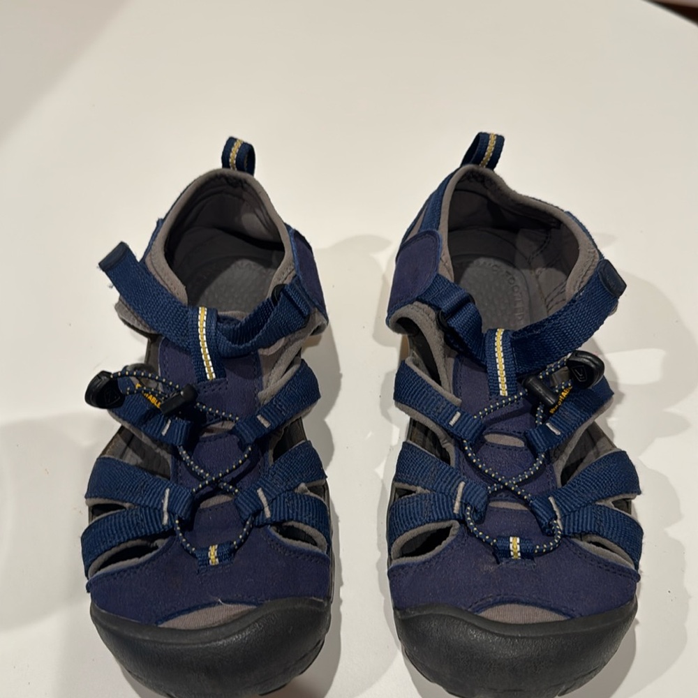 Keen Seacamp Big Kids Size 6 Sandals